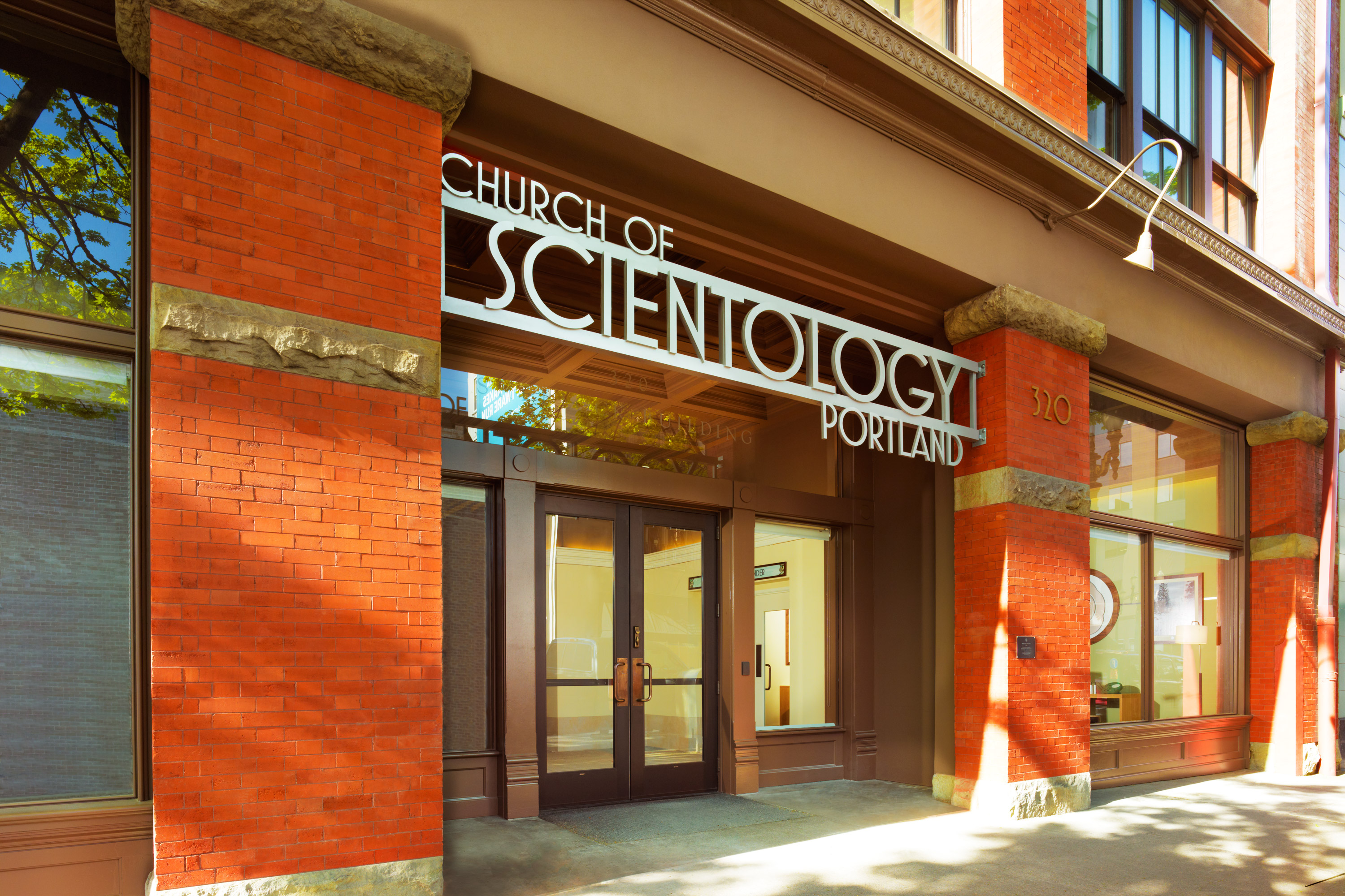 http://f.edgesuite.net/data/www.scientology.org/files/ptl/sherlock-building-church-of-scientology-portland.jpg